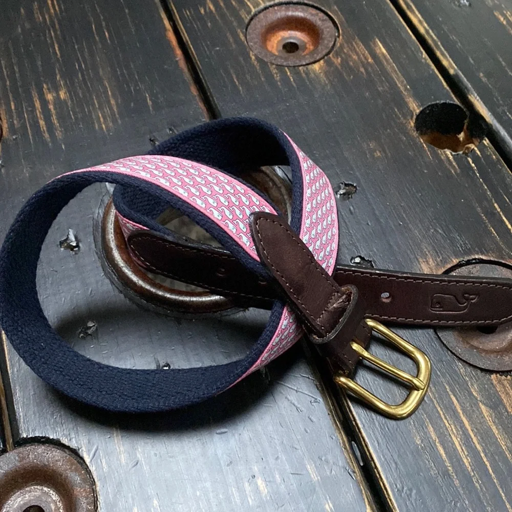 Vineyard Vines Whale Print Belt
